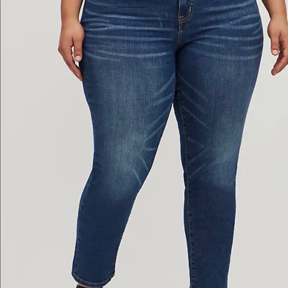Torrid Boyfriend Straight Denim Jeans Vintage Stretch Medium Wash Sz 30
